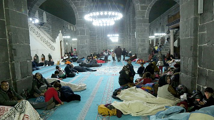 Telediario en lengua de signos - Telediario - 8 horas - 08/02/23 - Lengua de signos