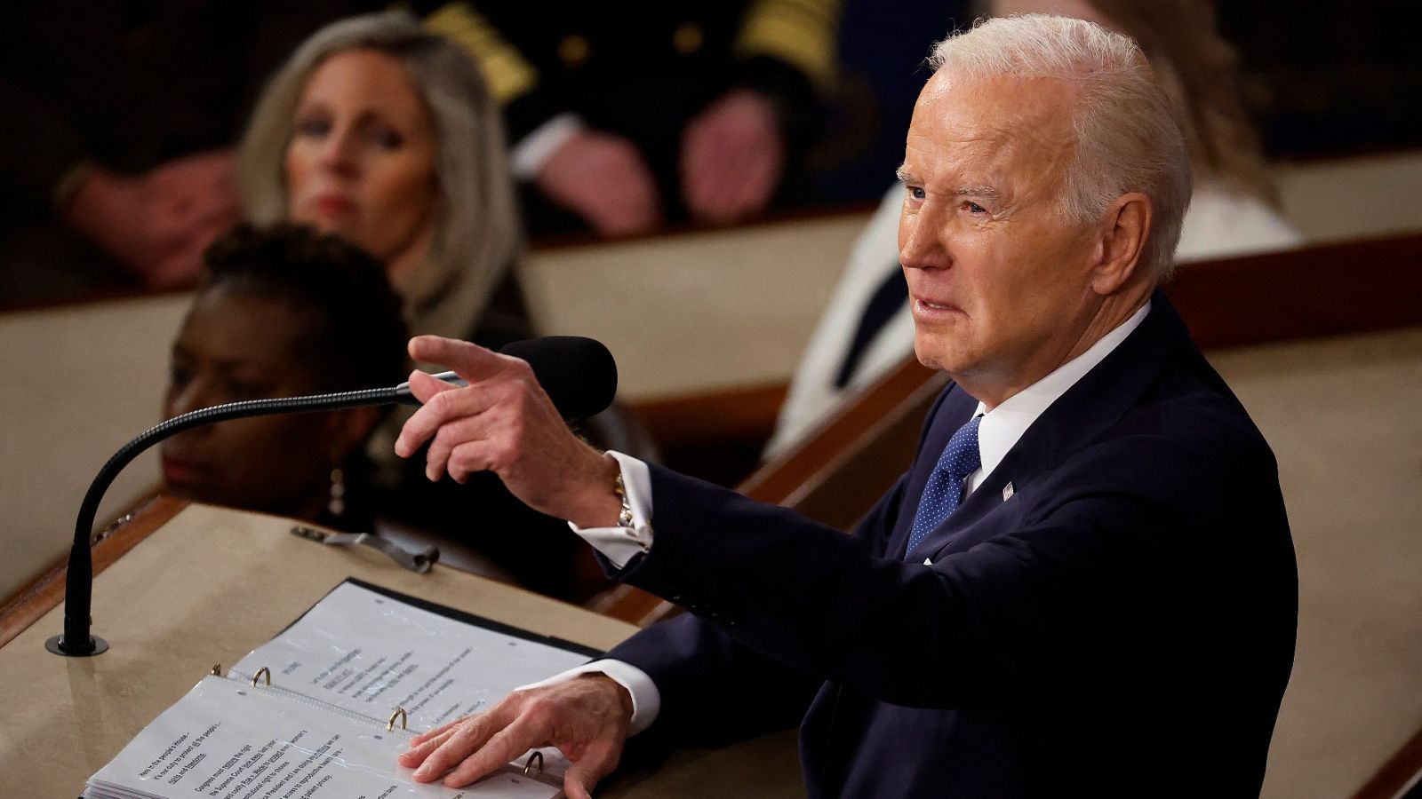 Biden pide más impuestos a los ricos ante el Congreso de EE.UU. | Ver