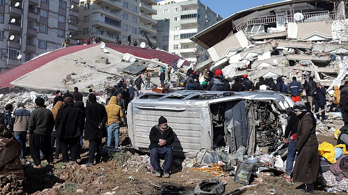 Telediario en lengua de signos - Telediario - 21 horas - 08/02/23 - Lengua de signos