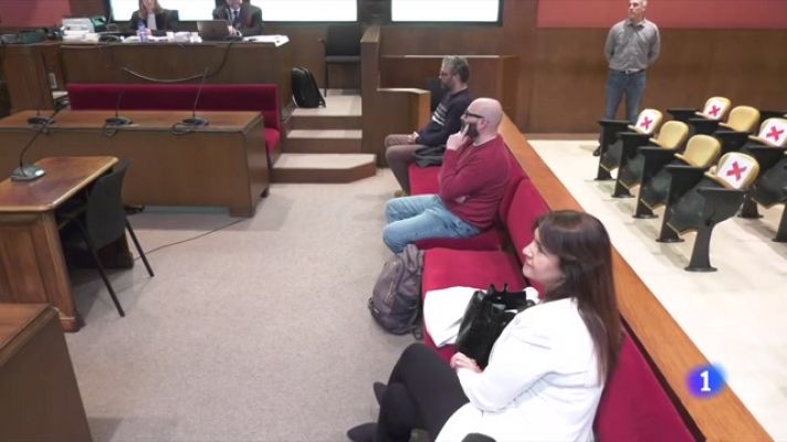 L'Informatiu - El judici a Laura Borràs comença amb un xoc entre les defenses
