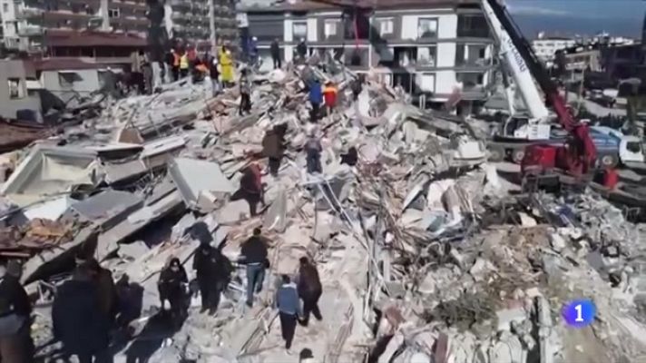 L'Informatiu - Continua la recerca de supervivents