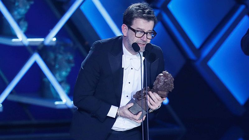 Fernando García recibe el Goya al mejor diseño de vestuario por ''Modelo 77'