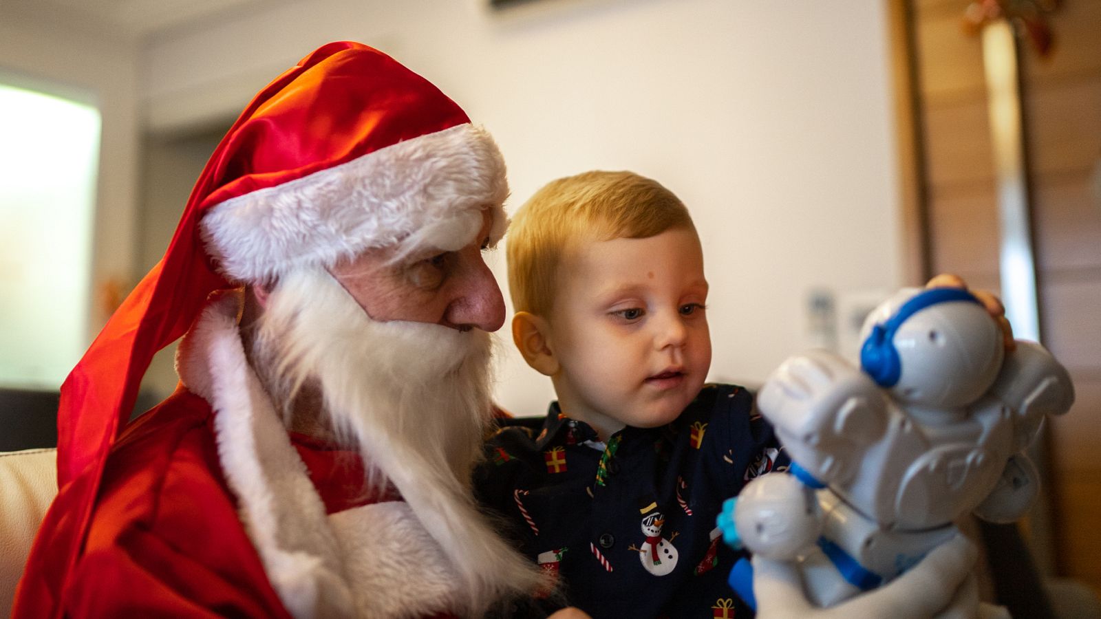 La hora de la 1 - Robots, protagonistas de los regalos de Navidad - Ver ahora