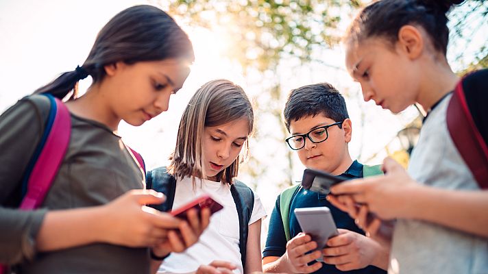 La aventura del Saber - ¿Cuándo le damos su primer móvil a nuestros hijos?
