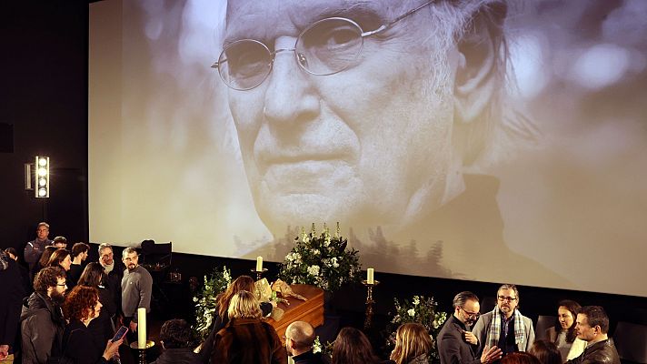 Telediario 2 - El mundo de la cultura despide a Carlos Saura: "Le tendremos como referencia para toda la vida"