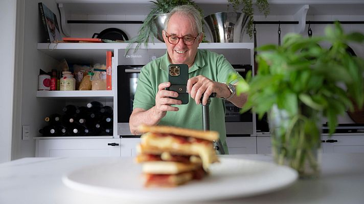 Noms propis - Rafuel, és un influenciador gastronòmic reconegut per les se