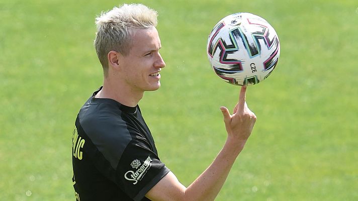 Telediario 1 - La homosexualidad, un tabú en el mundo del fútbol con el que rompe Jakub Janko