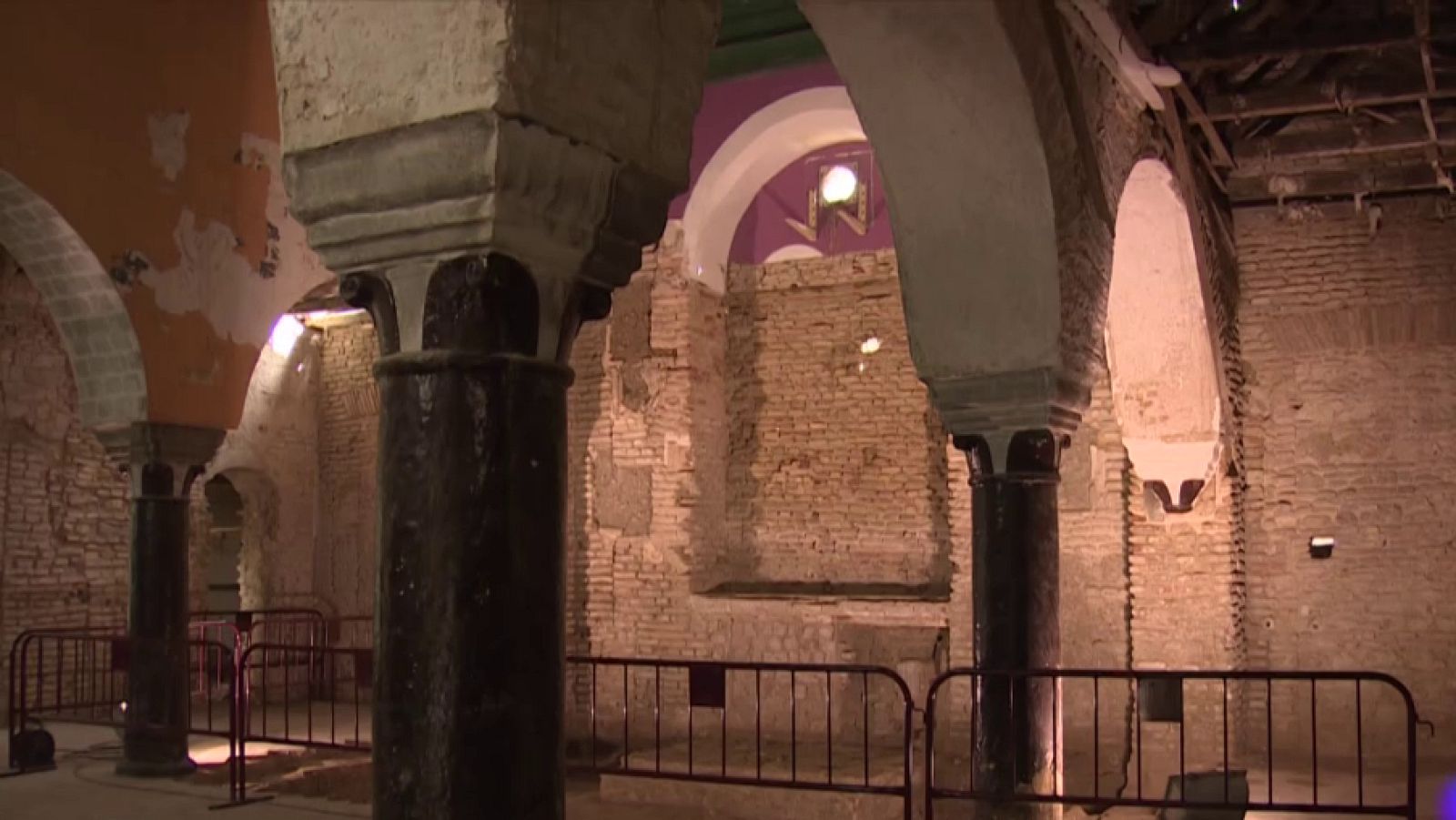 Descubren la sinagoga más importante de la Península Ibérica bajo una discoteca | Ver