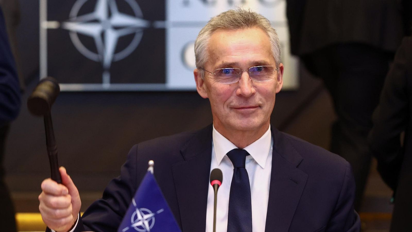 La OTAN evita debatir el envío de cazas a Ucrania | Ver