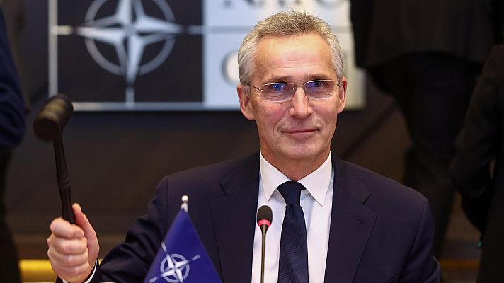 Telediario 2 - La OTAN evita debatir el envío de cazas a Ucrania en la reunión para concretar las ayudas militares: "No es urgente"