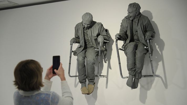 Telediario 2 - El universo Juan Muñoz, una exposición sobre la incomunicación