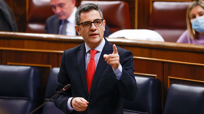 Informativo 24h - Bolaños aprovecha la pregunta de ERC en el Congreso para preguntar a Feijóo si cree que el aborto es "un derecho para la mujer"