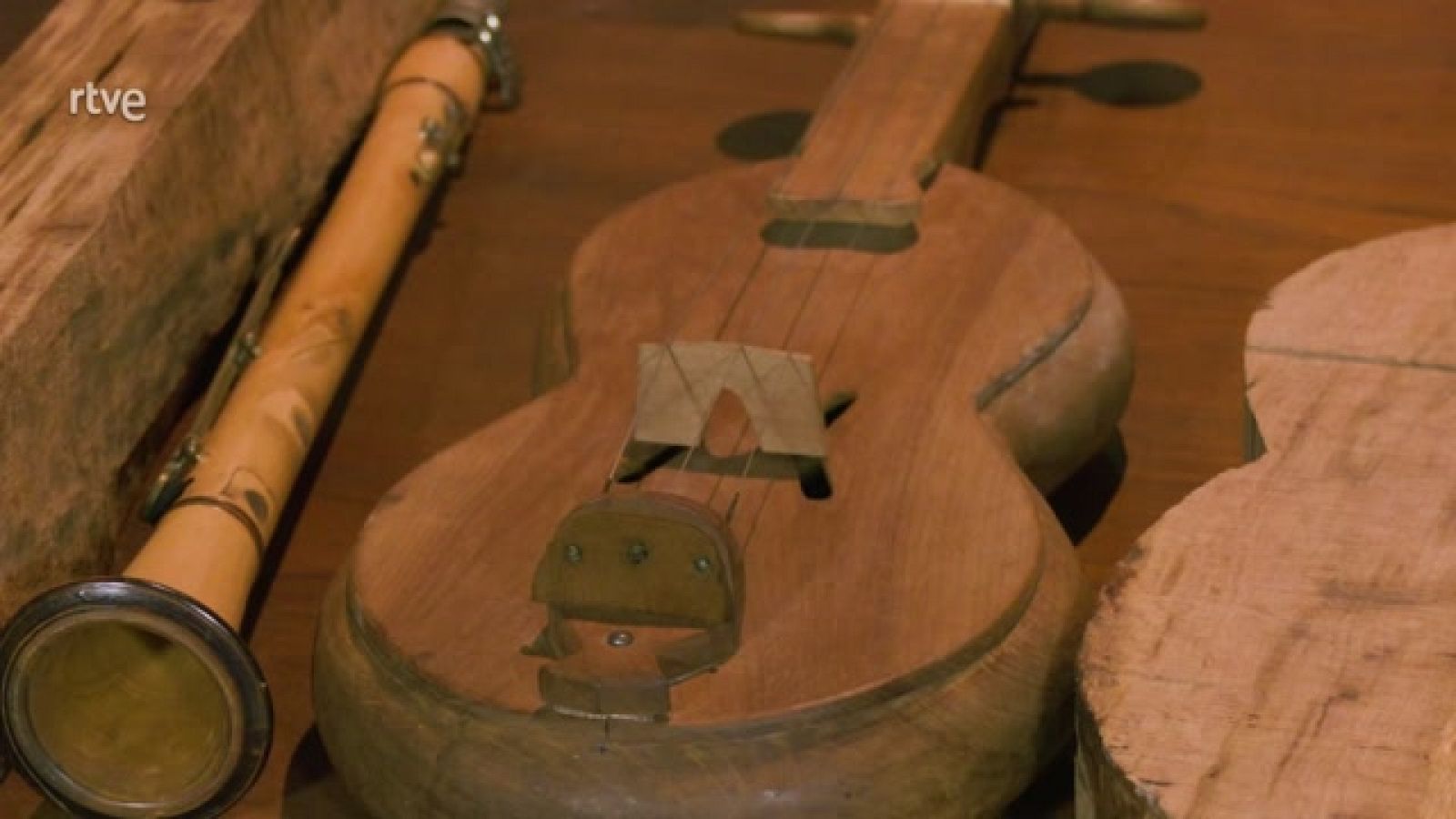 Aquí la Tierra - Instrumentos hechos con madera de roble