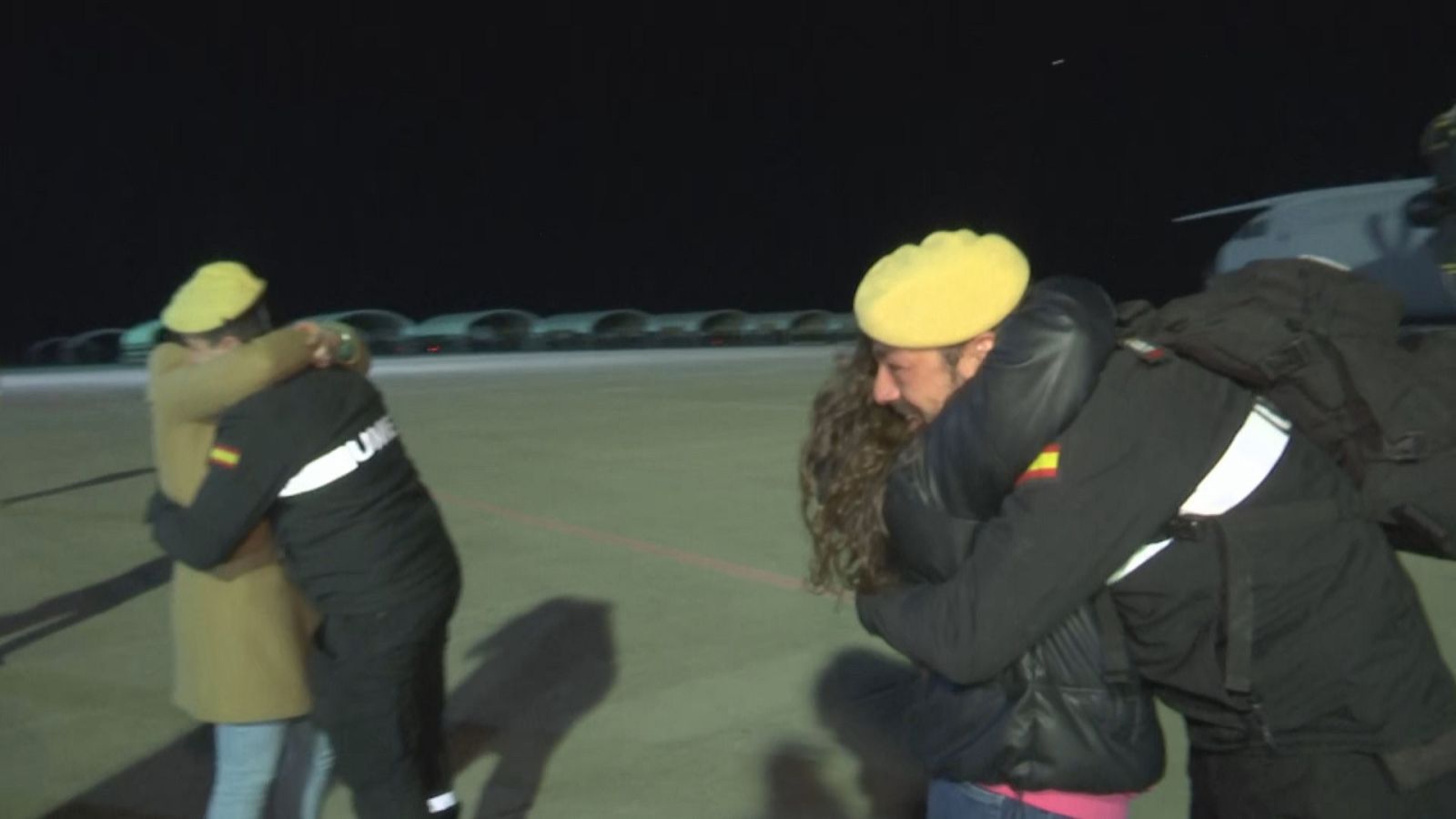 La UME aterriza en la base de Morón - Ver ahora