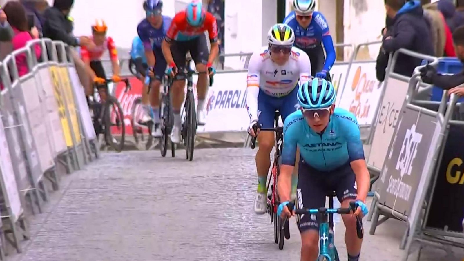 Ciclismo - Vuelta a Andalucía "Ruta del sol". 3ª etapa: Alcalá de Guadaira - Alcalá de los Gazules - ver ahora