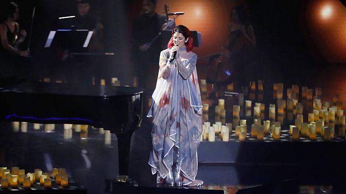 Telediario 2 - La cantante Bely Basarte vuelve renovada: saca tema y empieza gira en abril