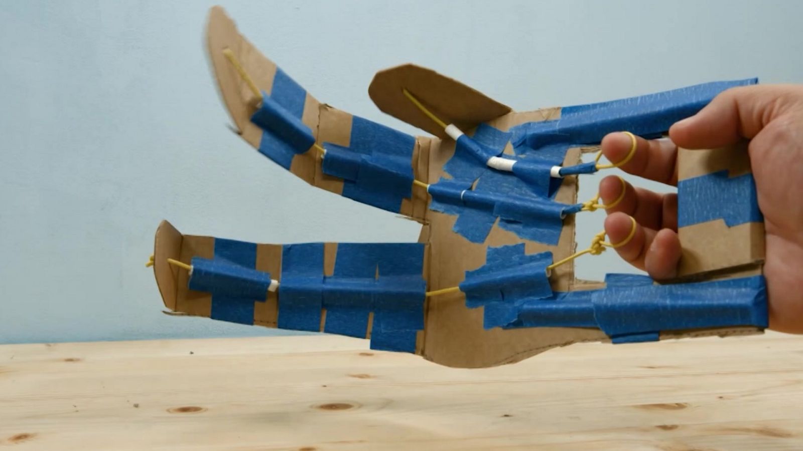 Mano Robot - Agus & Lui: Churros y Crafts | Ver