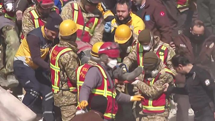 Telediario en lengua de signos - Telediario - 15 horas - 18/02/23 - Lengua de signos