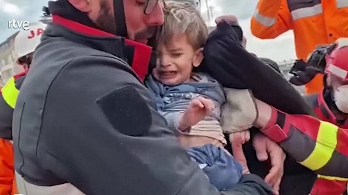 Telediario en lengua de signos - Telediario - 21 horas - 18/02/23 - Lengua de signos