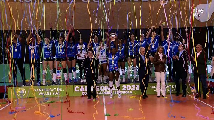  - La Laguna remonta para llevarse la Copa de la Reina en el 5º set