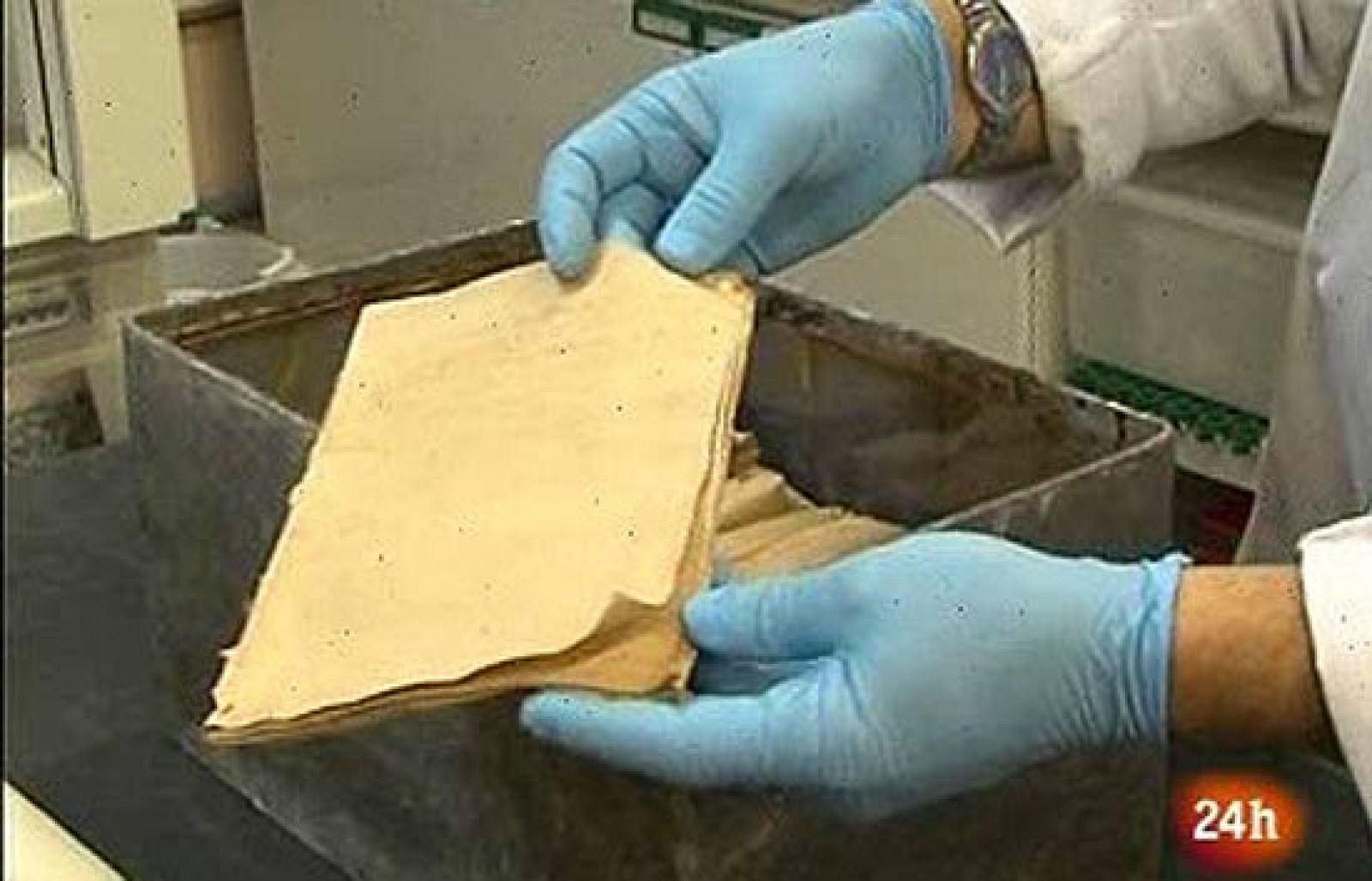 Descifrado el contenido de la cápsula del tiempo de Cervantes