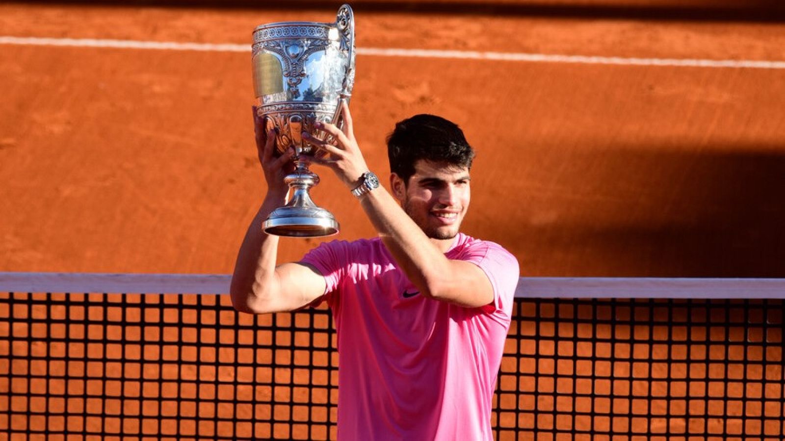 Tenis: Alcaraz, tras ganar en Buenos Aires: "Me epera un bonito año" | Ver