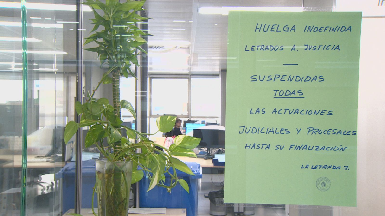 Los letrados de la administración de Justicia mantienen la huelga