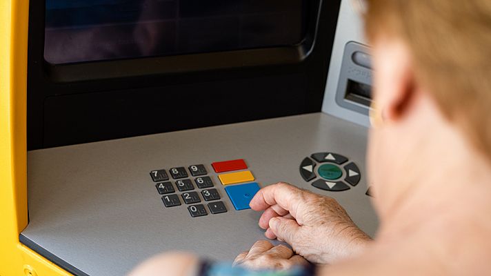 La hora de La 1 - ¿Fin a las cartillas bancarias?