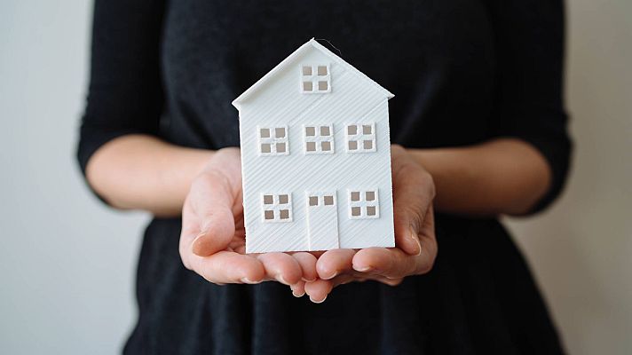 Telediario 1 - Acogimiento familiar profesional: una solución para menores con problemas