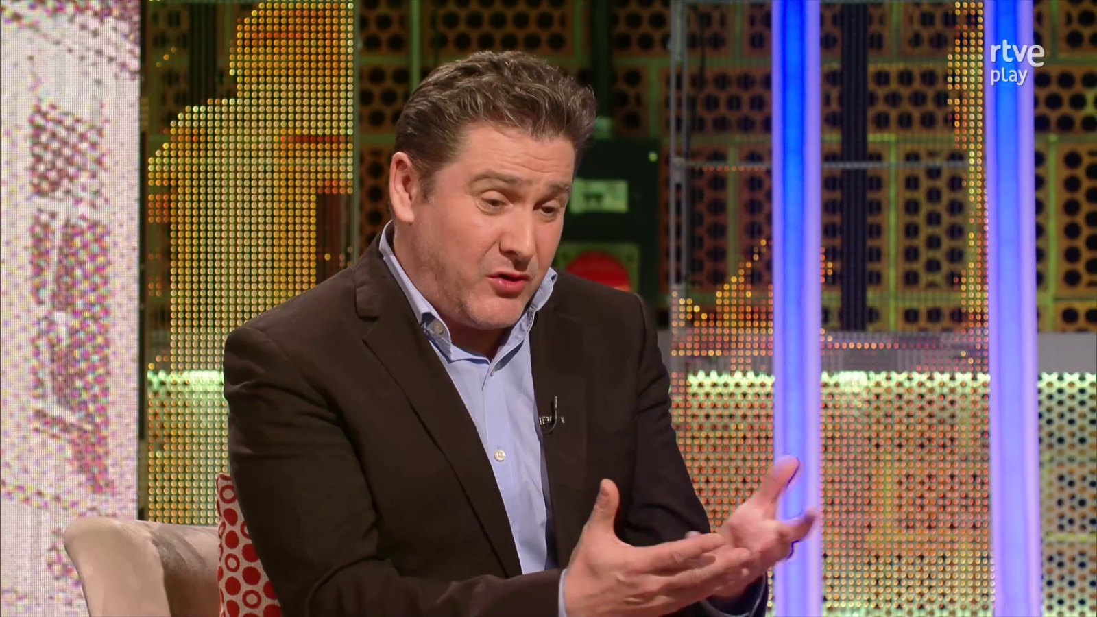 Culturas 2 - Óscar Mijallo y a cultura ucraniana en guerra - Culturas 2 | Ver