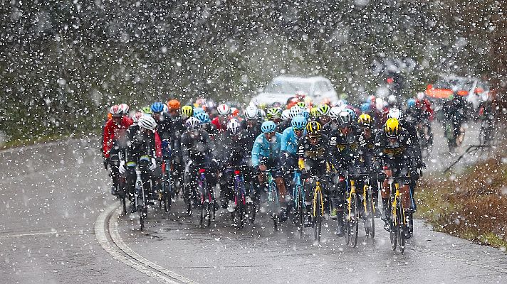Telediario Matinal - La nieve obliga a suspender la primera etapa de O Gran Camiño