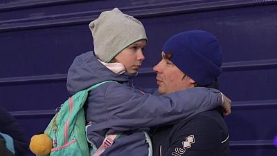 Los trenes, el símbolo de la desesperación de miles de ucranianos separados por la guerra