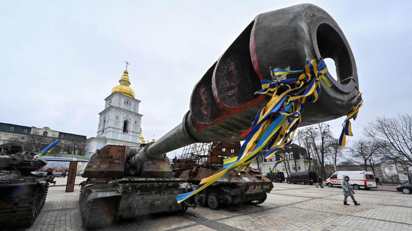 Kiev homenajea a las fuerzas armadas | Ver