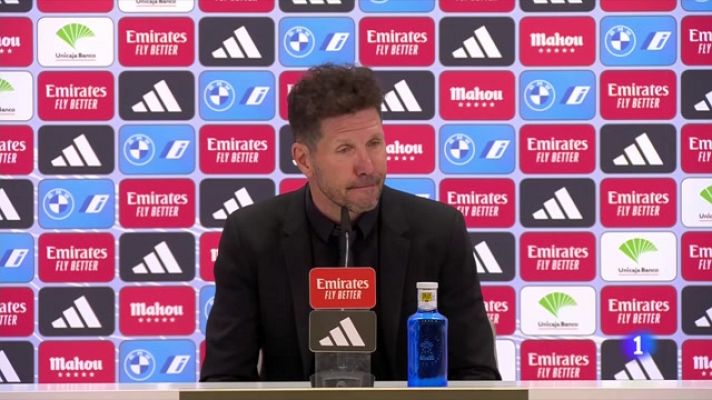 Telediario Fin de Semana - Simeone, molesto con el arbitraje del derbi: "Una vez más, no tenemos a favor estas jugadas"