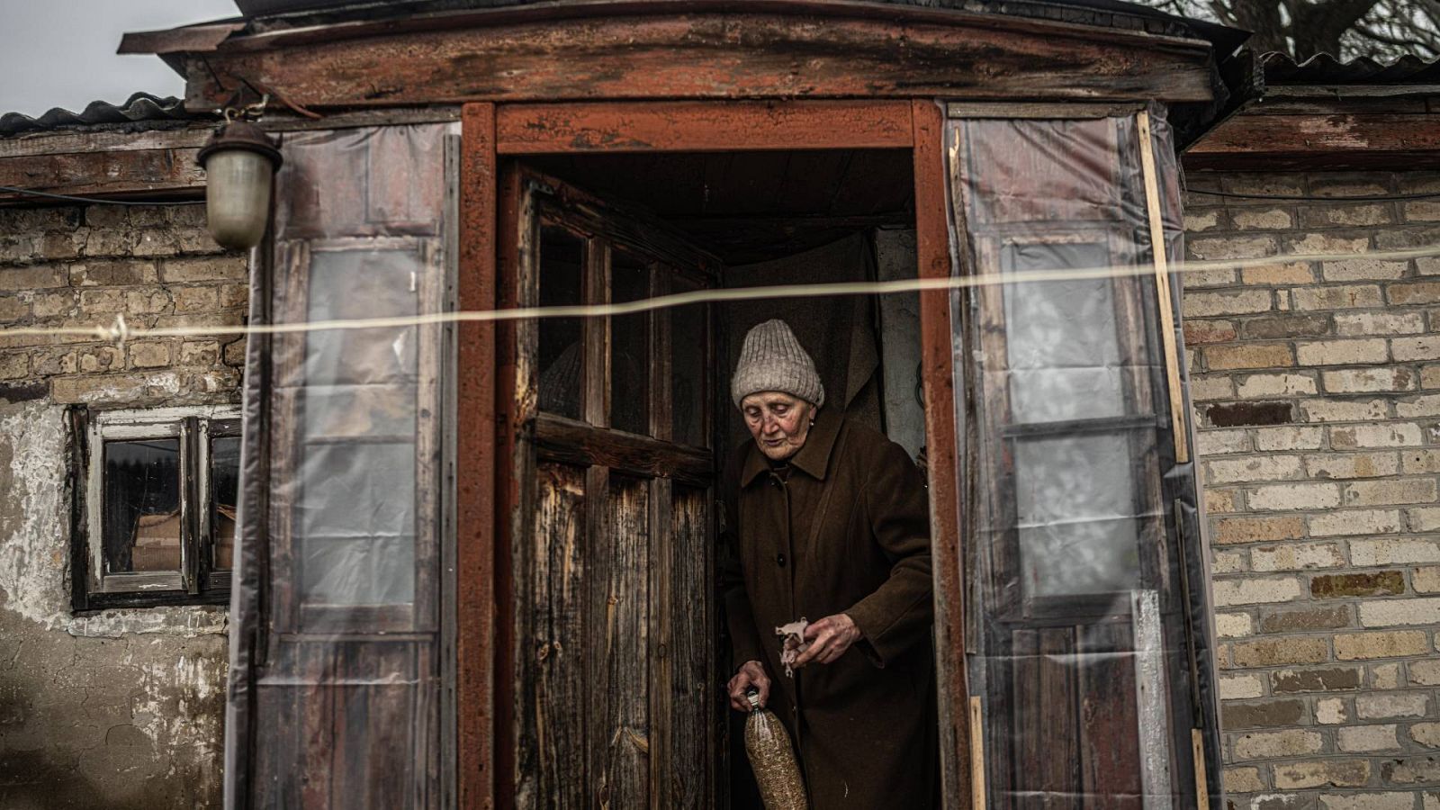 La ciudad de Chasiv Yar contiene el aliento a 10 kilómetros del frente - La tarde en 24h | Ver