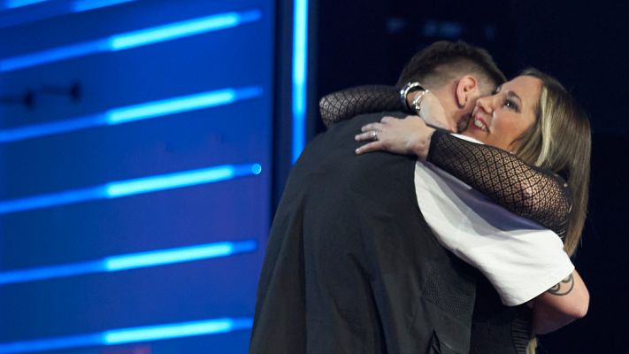 Cover Night - J Kbello se emociona al hablar de su relación con su hijo