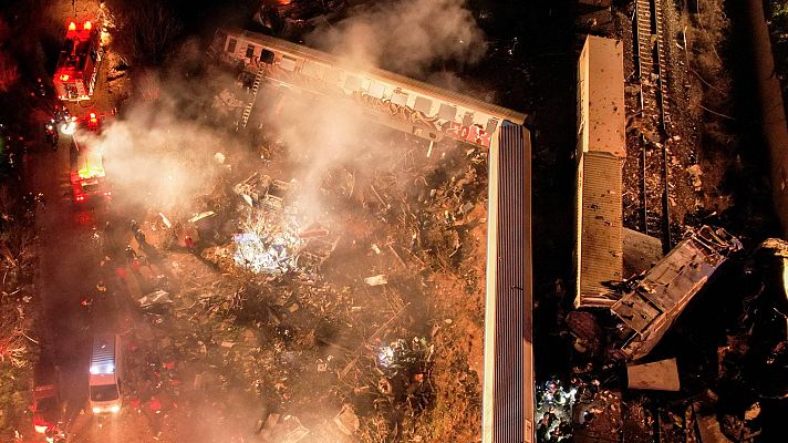Telediario 1 - Un accidente ferroviario en Grecia deja al menos 36 muertos y 85 heridos