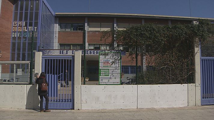 L'informatiu - Comunitat Valenciana - Preocupación por los 15 alumnos con conducta suicida o autolesiva del IES La Morería de Mislata