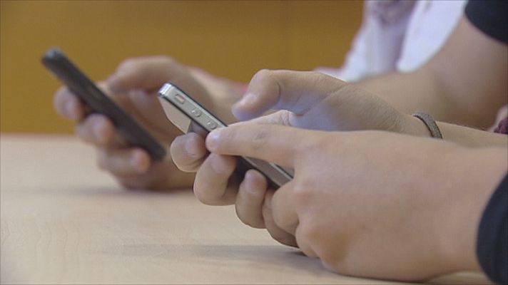 L'informatiu - Comunitat Valenciana - Dos de cada tres jóvenes europeos han tenido algún contacto con ciberdelitos