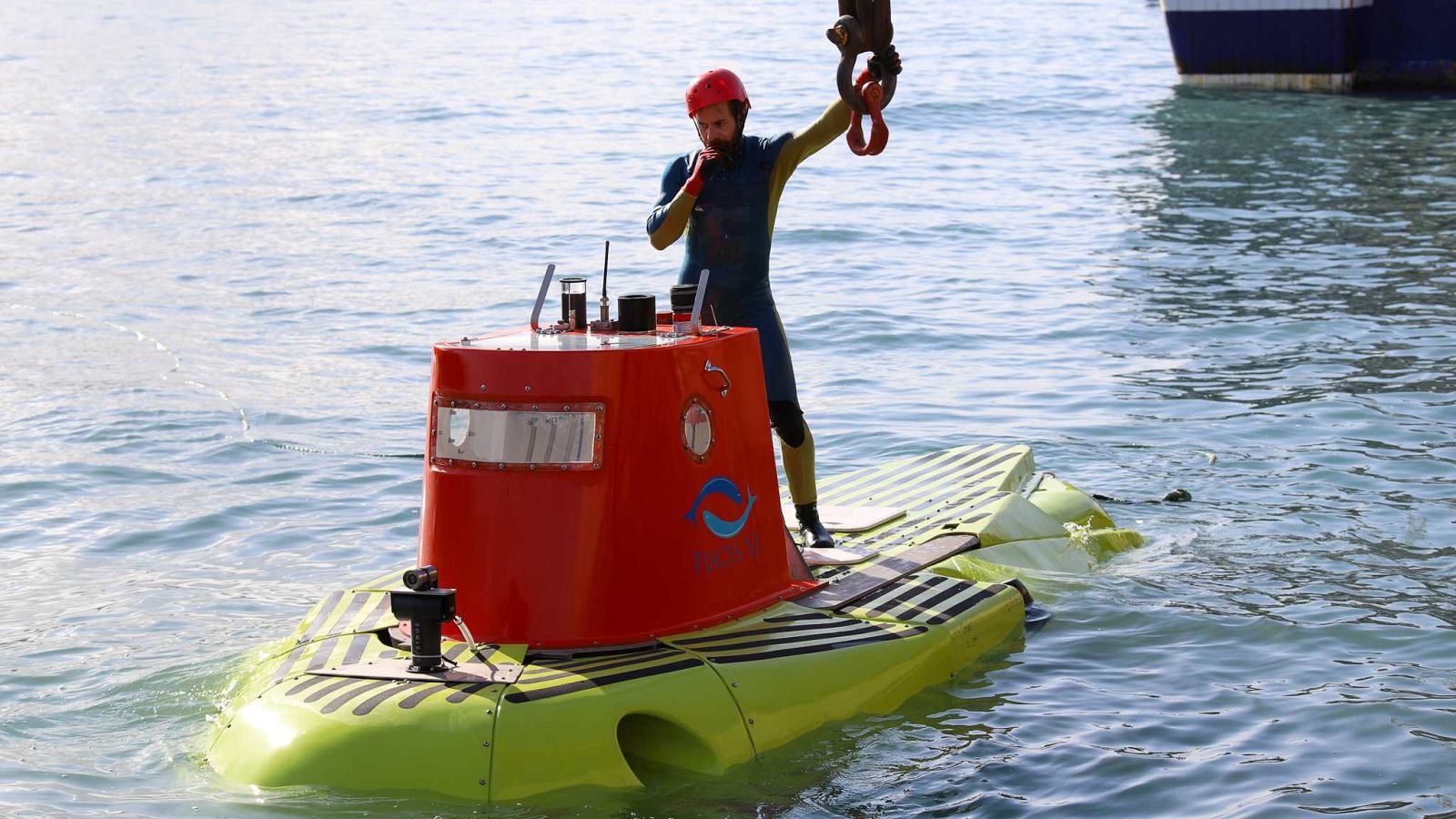 Un submarino científico para estudiar los efectos del volcán de La Palma en el mar | Ver