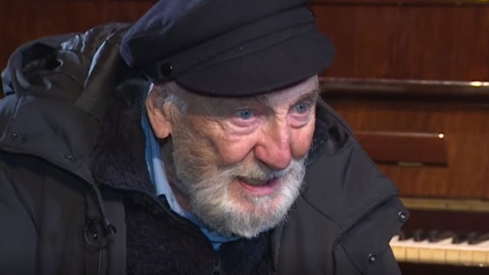 Héctor Alterio vuelve a los escenarios para recitar a León Felipe | Ver