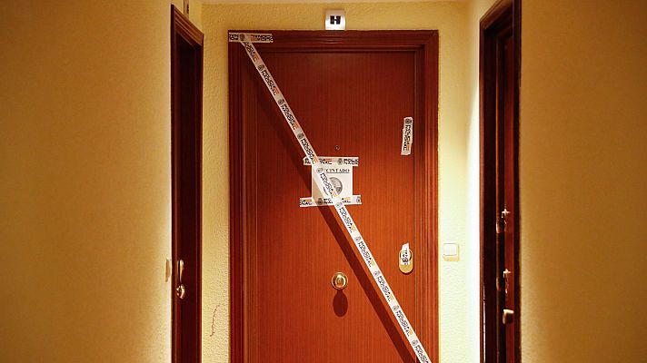 Telediario 1 - Detenida una mujer acusada de asesinar a su vecina