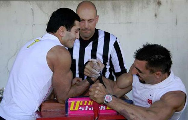  - Lucha de brazos en Gijón