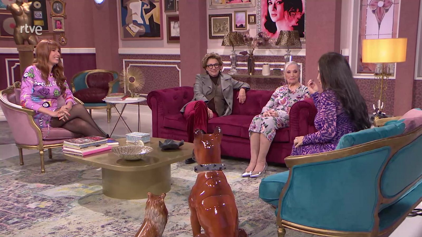 Cine de barrio - Dos chicas de revista (presentación) - ver ahora