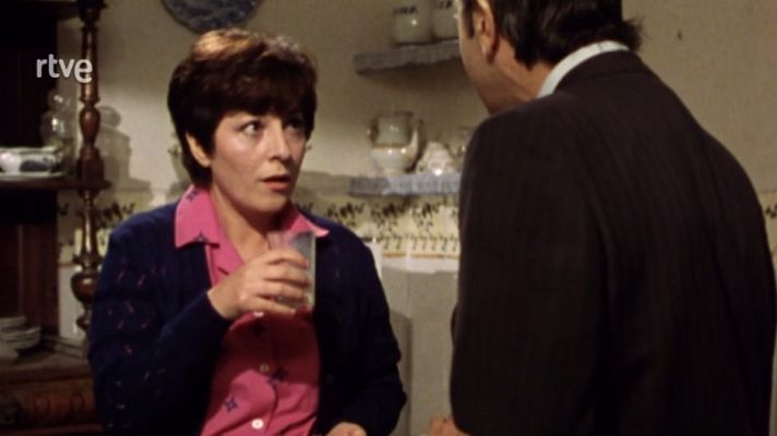 Escalera exterior, escalera interior - La chica de al lado