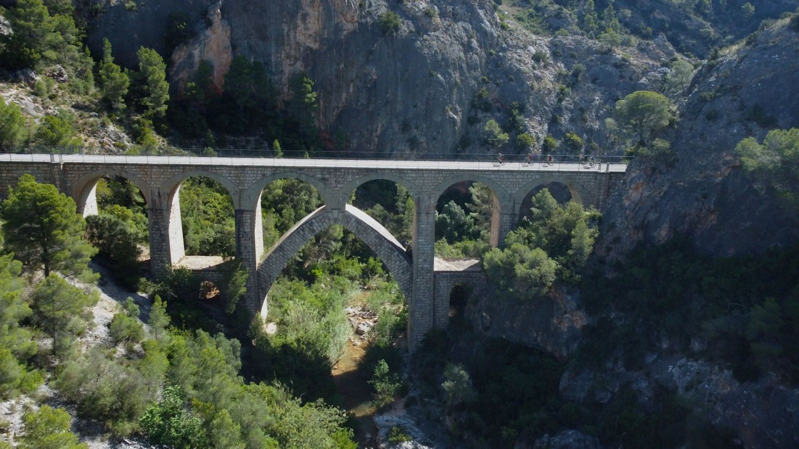 L'equip de 'La gran aventura, dels Pirineus al Delta' tenen el seu objectiu a tocar: traçar una nova ruta que uneixi el Prepirineu amb el Delta