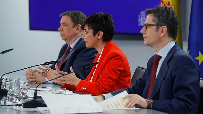 Telediario 1 - El Gobierno aprueba la ley de paridad para garantizar un 40% de mujeres en puestos directivos