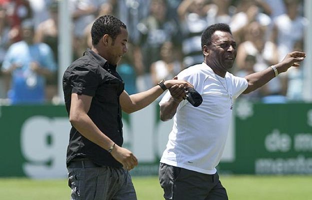  - En helicóptero y de la mano de Pelé