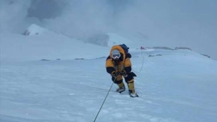 Informativo 24h - Bouchra Baibanou, la alpinista marroquí ejemplo de empoderamiento y superación