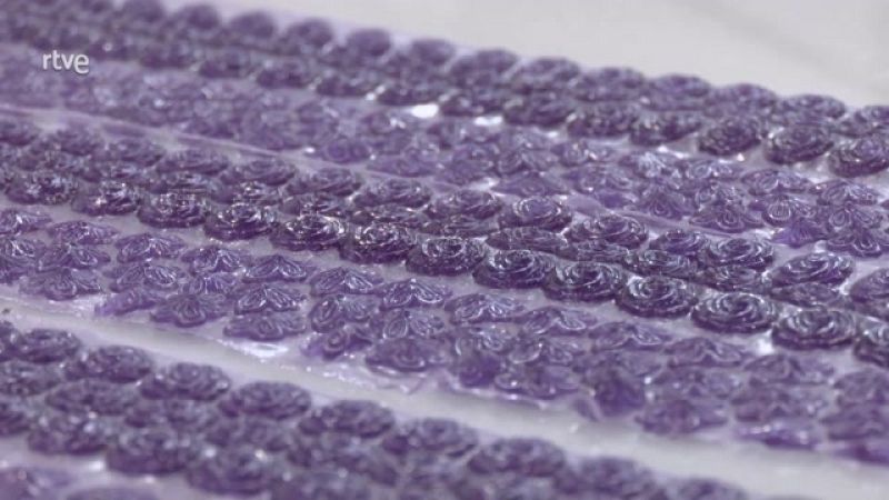 Así se preparan los tradicionales caramelos de violeta - Ahora o nunca | Ver